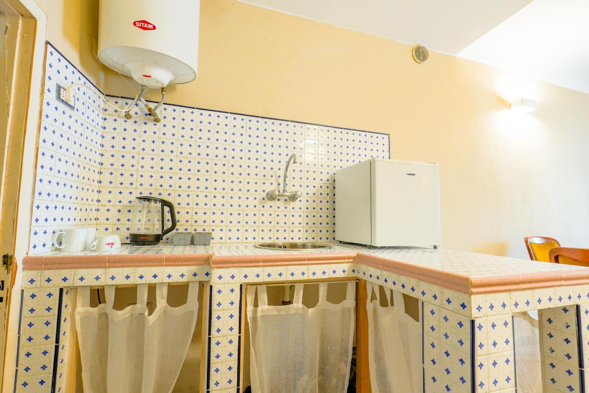 White Lerici Hotel Bagian luar foto