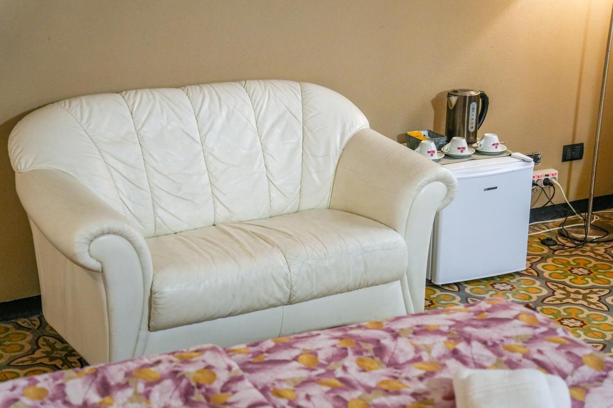 White Lerici Hotel Bagian luar foto