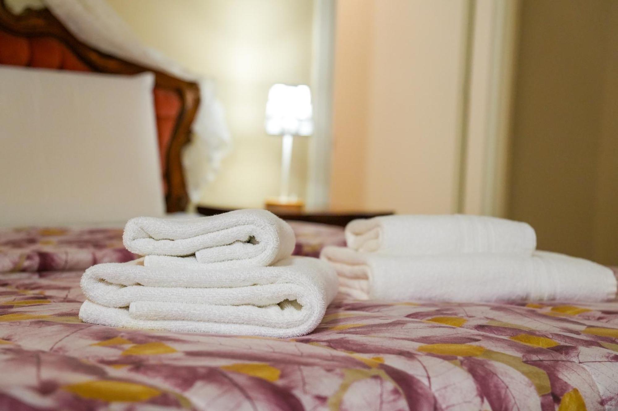 White Lerici Hotel Bagian luar foto